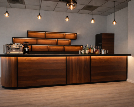 Bar aansluitend aan vergaderruimte.